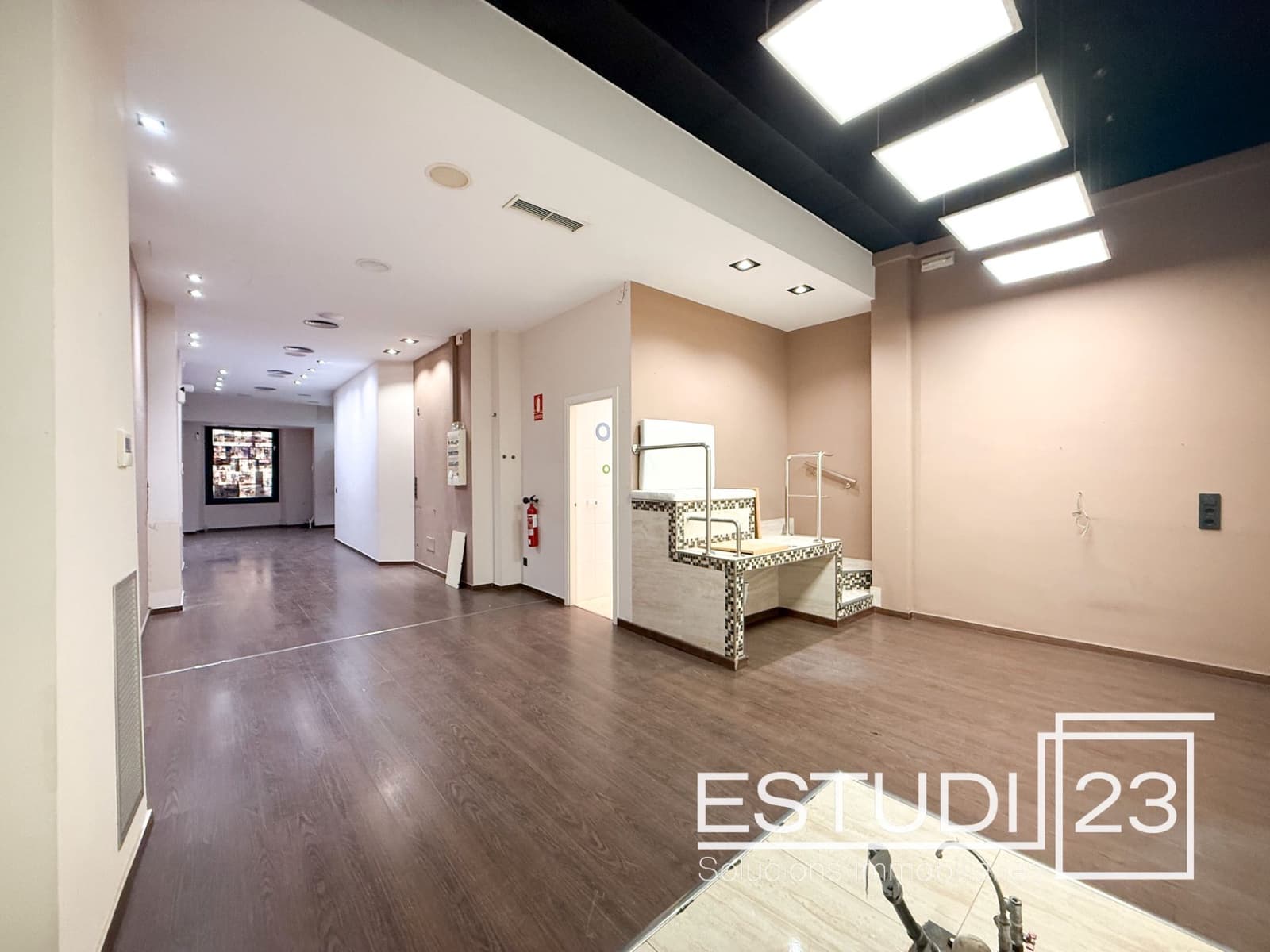 Local Comercial en Arenys de Mar en alquiler - 1.200 € (Ref: 9453610)