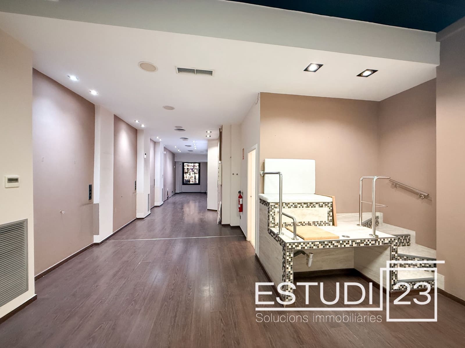 Local Comercial en Arenys de Mar en alquiler - 1.200 € (Ref: 9453610)