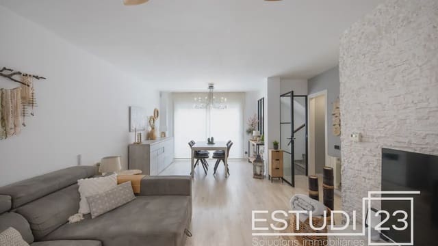 4 bedroom Townhouse for sale in Arenys de Munt with garage - € 420,000 (Ref: 9733224)