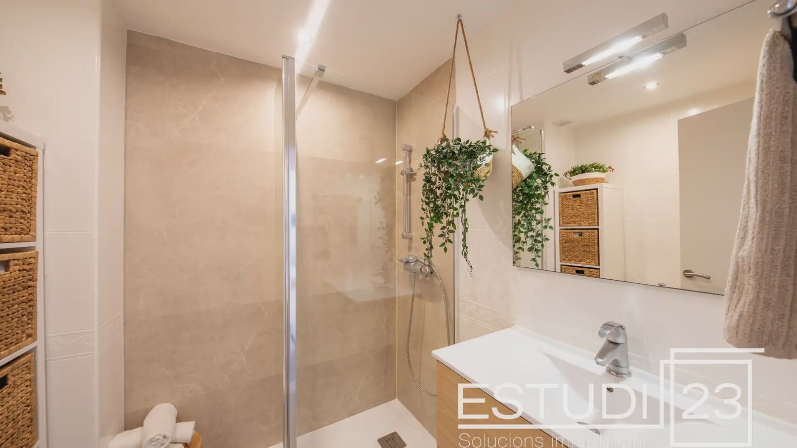 4 bedroom Townhouse for sale in Arenys de Munt with garage - € 420,000 (Ref: 9733224)