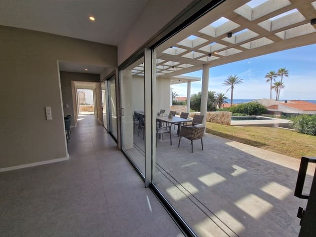 4 soveværelse Villa til salg i San Luis / Sant Lluís med swimmingpool garage - € 1.500.000 (Ref: 9035526)