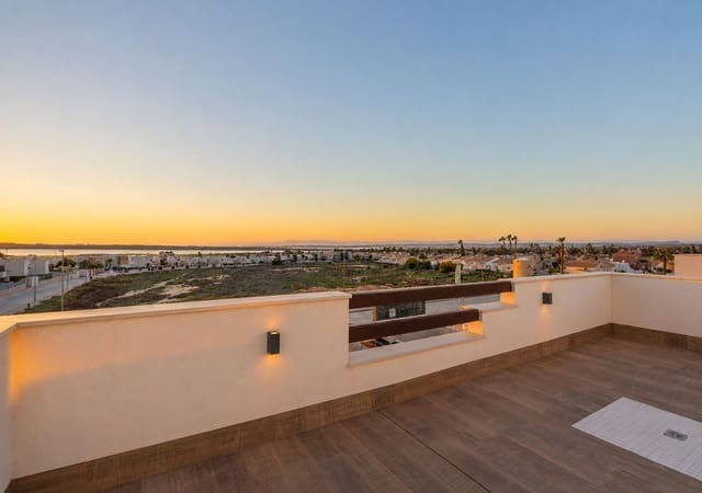 3 soverom Hus til salgs i Los Montesinos med svømmebasseng garasje - € 485 000 (Ref: 10008374)