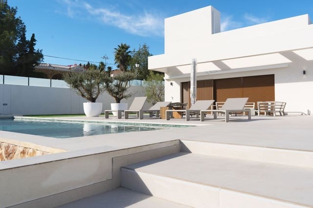 4 bedroom Townhouse for sale in Benejúzar with pool - € 995,000 (Ref: 10011948)
