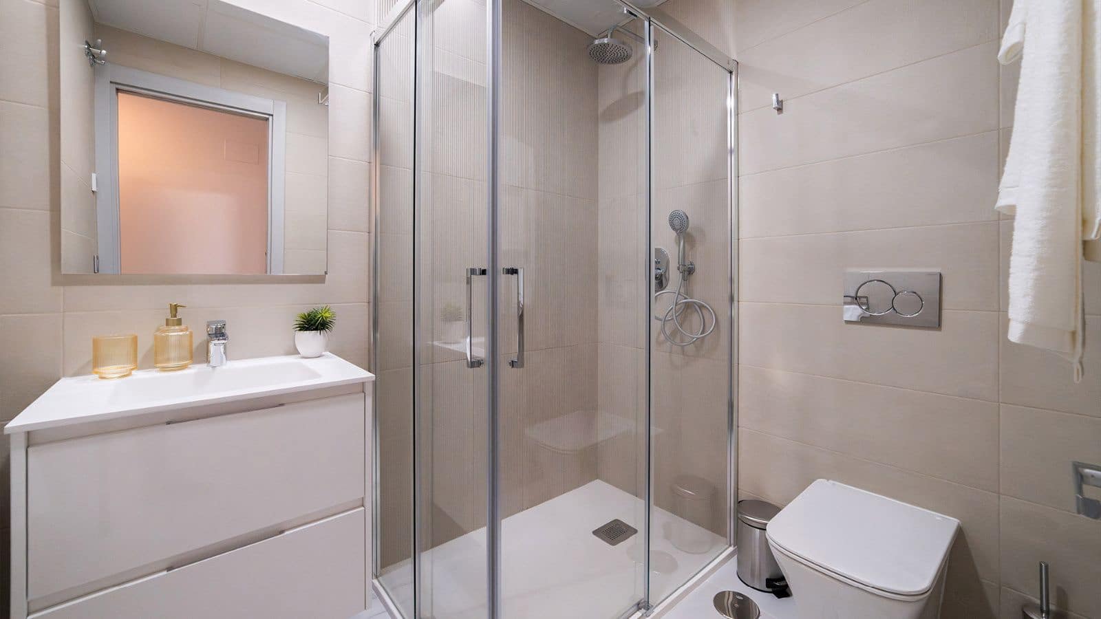 3 sypialnia Mieszkanie na sprzedaż w Benidorm z basenem garażem - 601 000 € (Ref: 10012590)