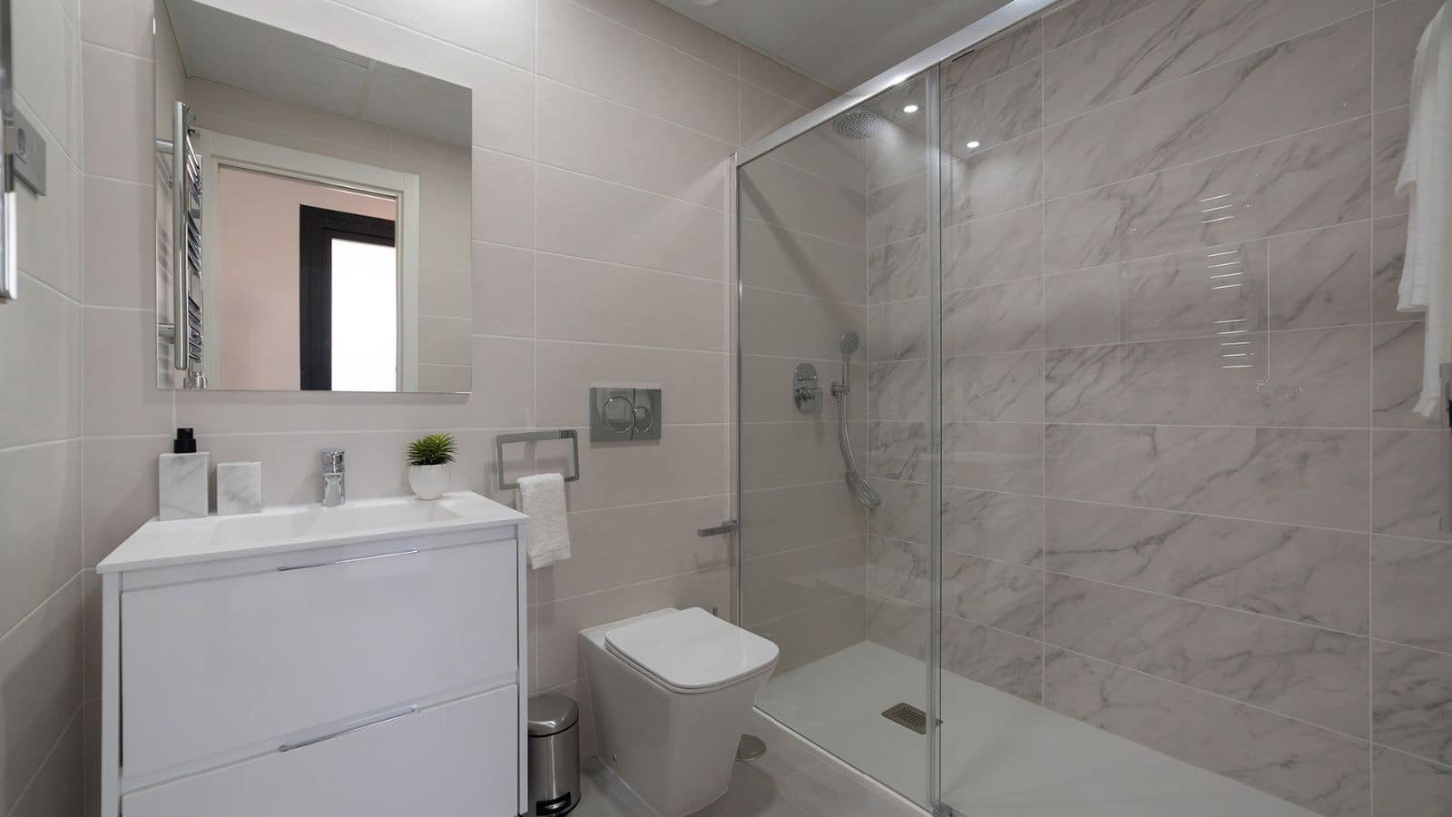 3 sypialnia Mieszkanie na sprzedaż w Benidorm z basenem garażem - 601 000 € (Ref: 10012590)