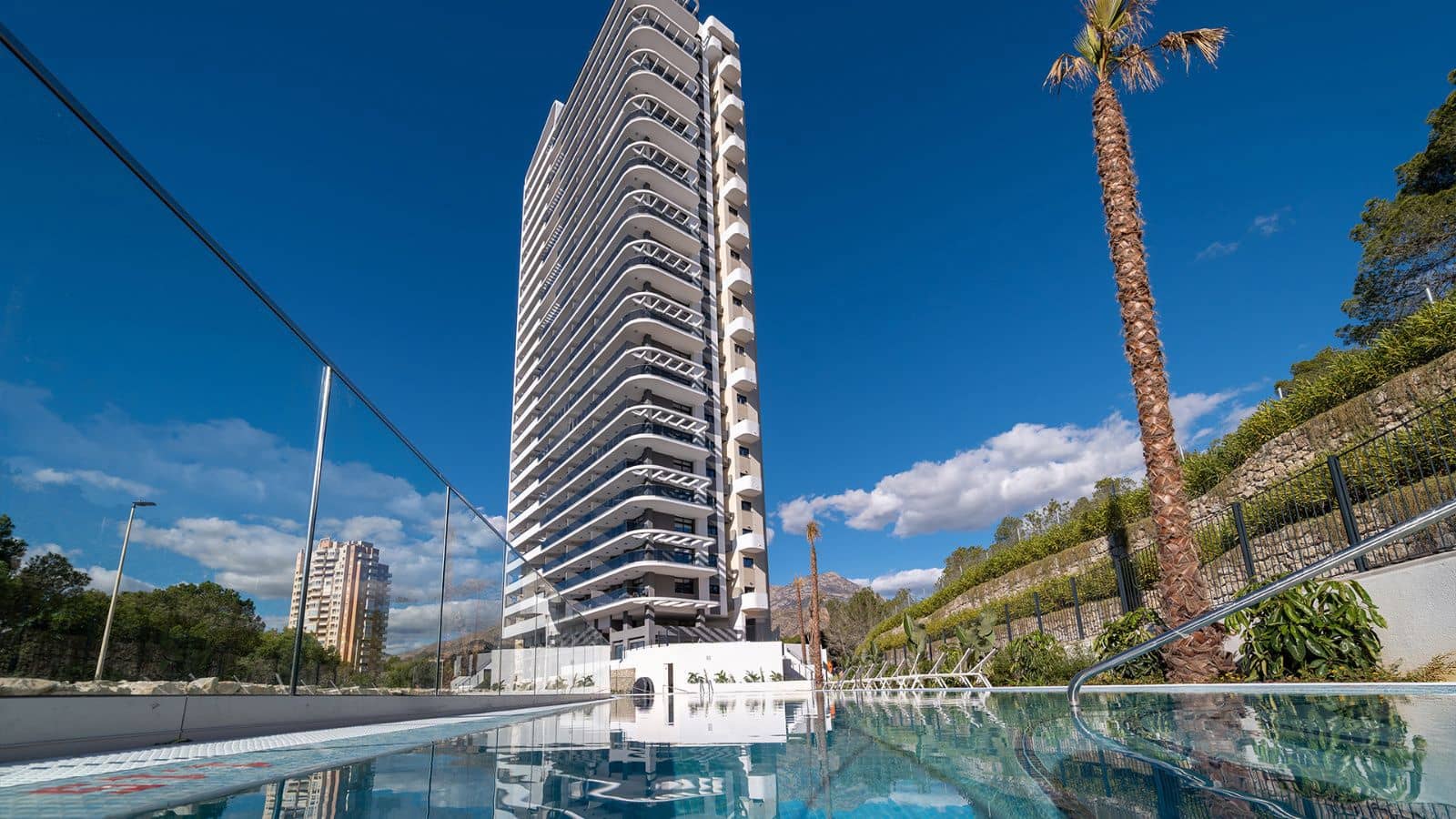 3 sypialnia Mieszkanie na sprzedaż w Benidorm z basenem garażem - 601 000 € (Ref: 10012590)