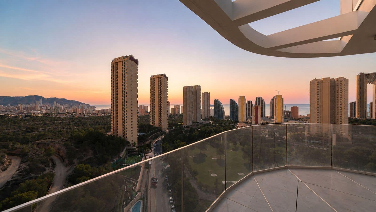 3 sypialnia Mieszkanie na sprzedaż w Benidorm z basenem garażem - 530 000 € (Ref: 10012661)