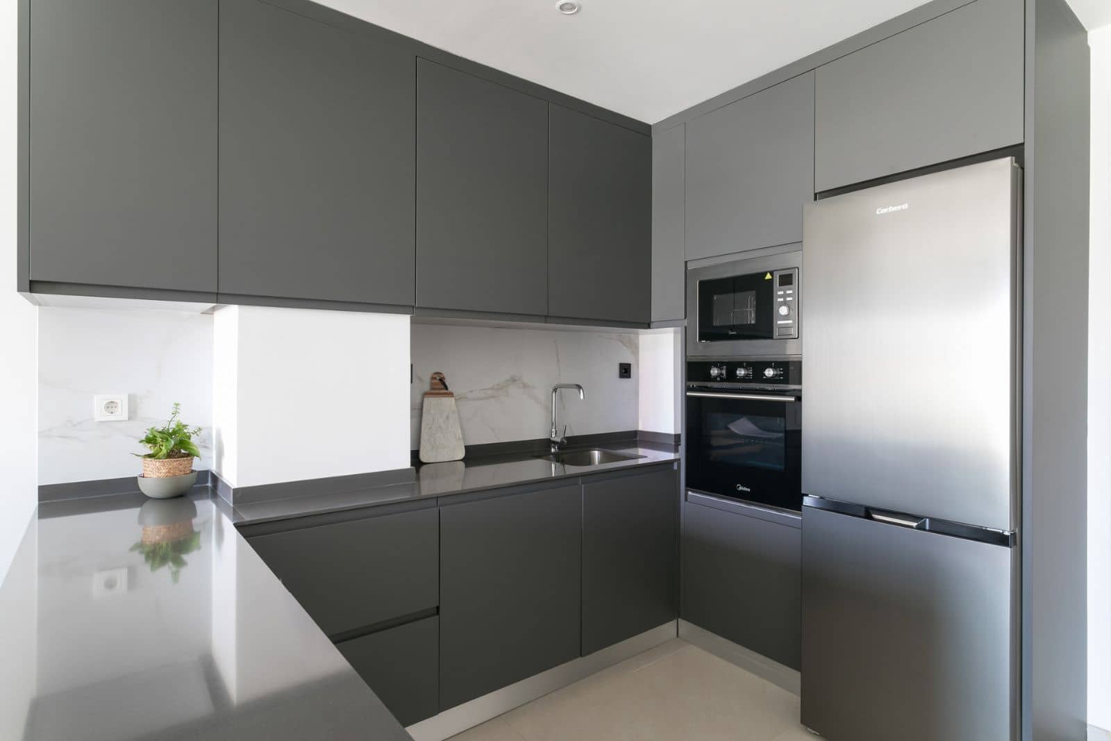 2 sypialnia Mieszkanie na sprzedaż w Torrevieja z basenem garażem - 330 000 € (Ref: 10019813)