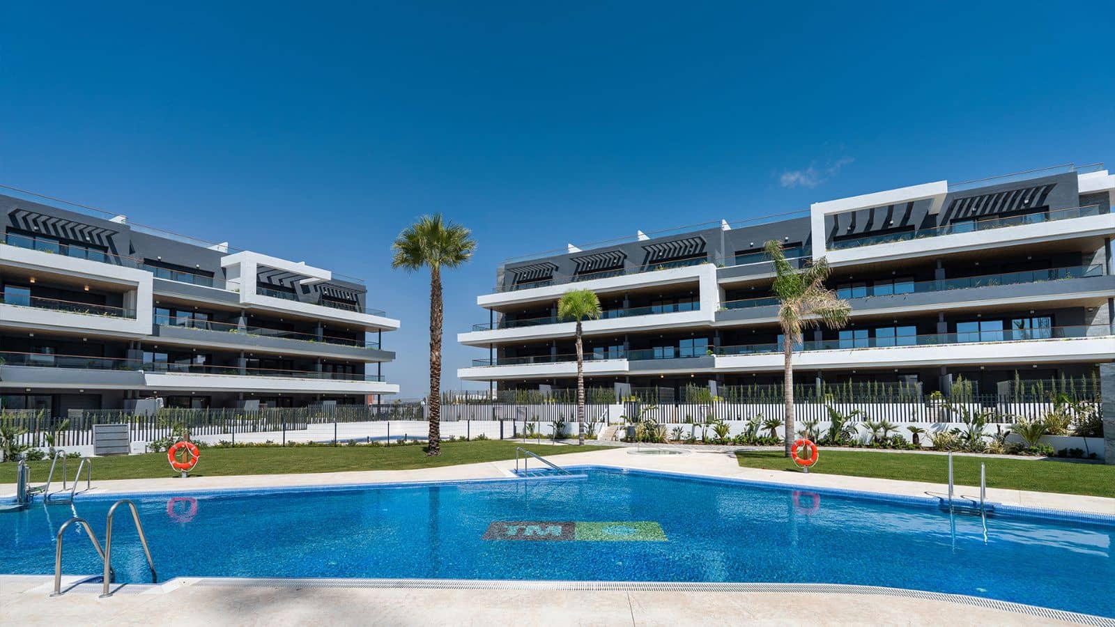 1 bedroom Flat for sale in Torrevieja with pool garage - € 280,600 (Ref: 10019858)