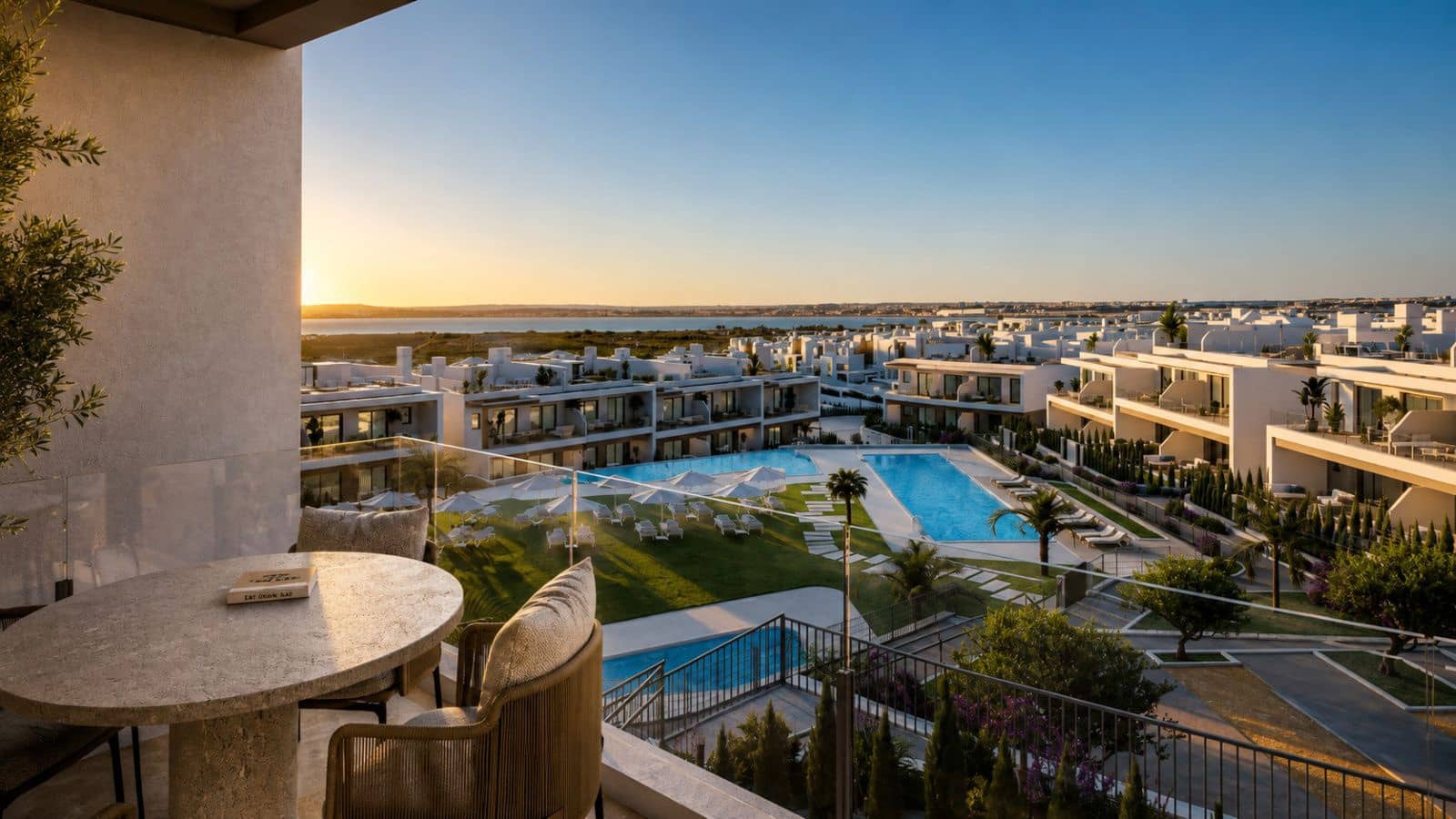 2 Zimmer Wohnung zu verkaufen in Torrevieja mit Pool - 295.800 € (Ref: 10033213)