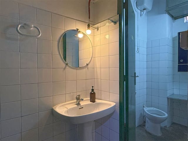 Komercyjne na sprzedaż w Miasto Barcelona - 390 000 € (Ref: 10039213)