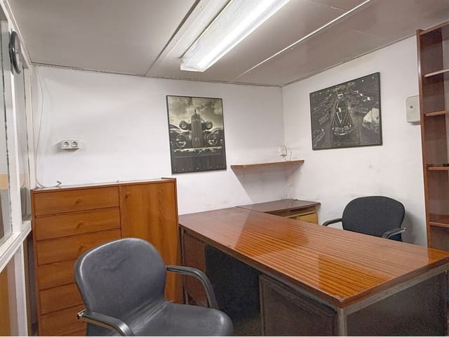 Komercyjne na sprzedaż w Miasto Barcelona - 390 000 € (Ref: 10039213)