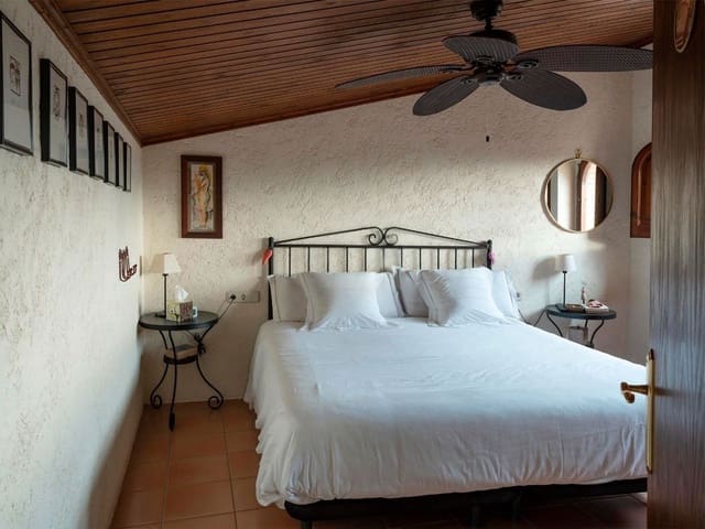 12 sypialnia Willa na sprzedaż w Sant Miquel de Fluvià z basenem garażem - 1 900 000 € (Ref: 10094888)
