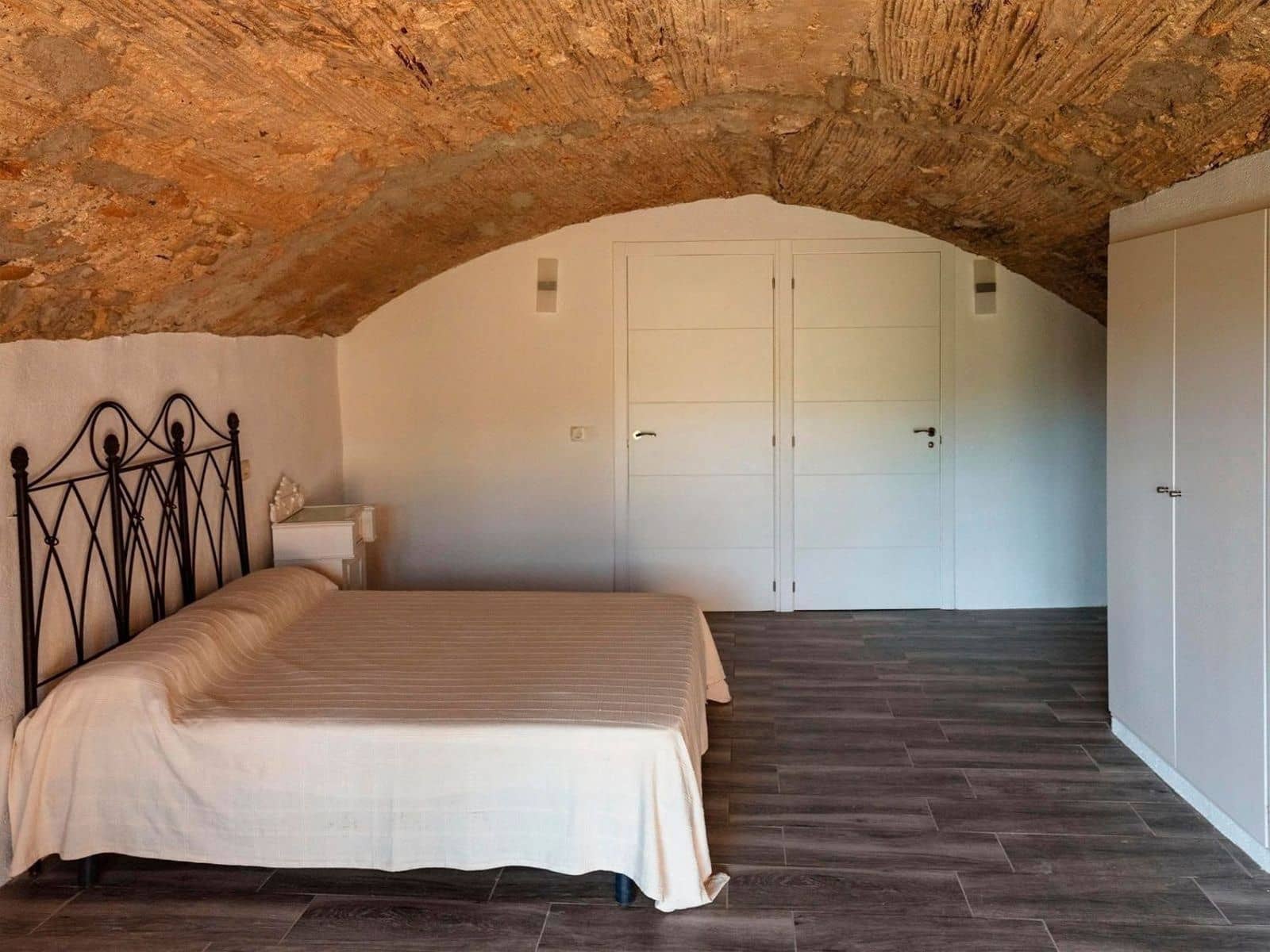 12 sypialnia Willa na sprzedaż w Sant Miquel de Fluvia z basenem garażem - 1 900 000 € (Ref: 10094888)