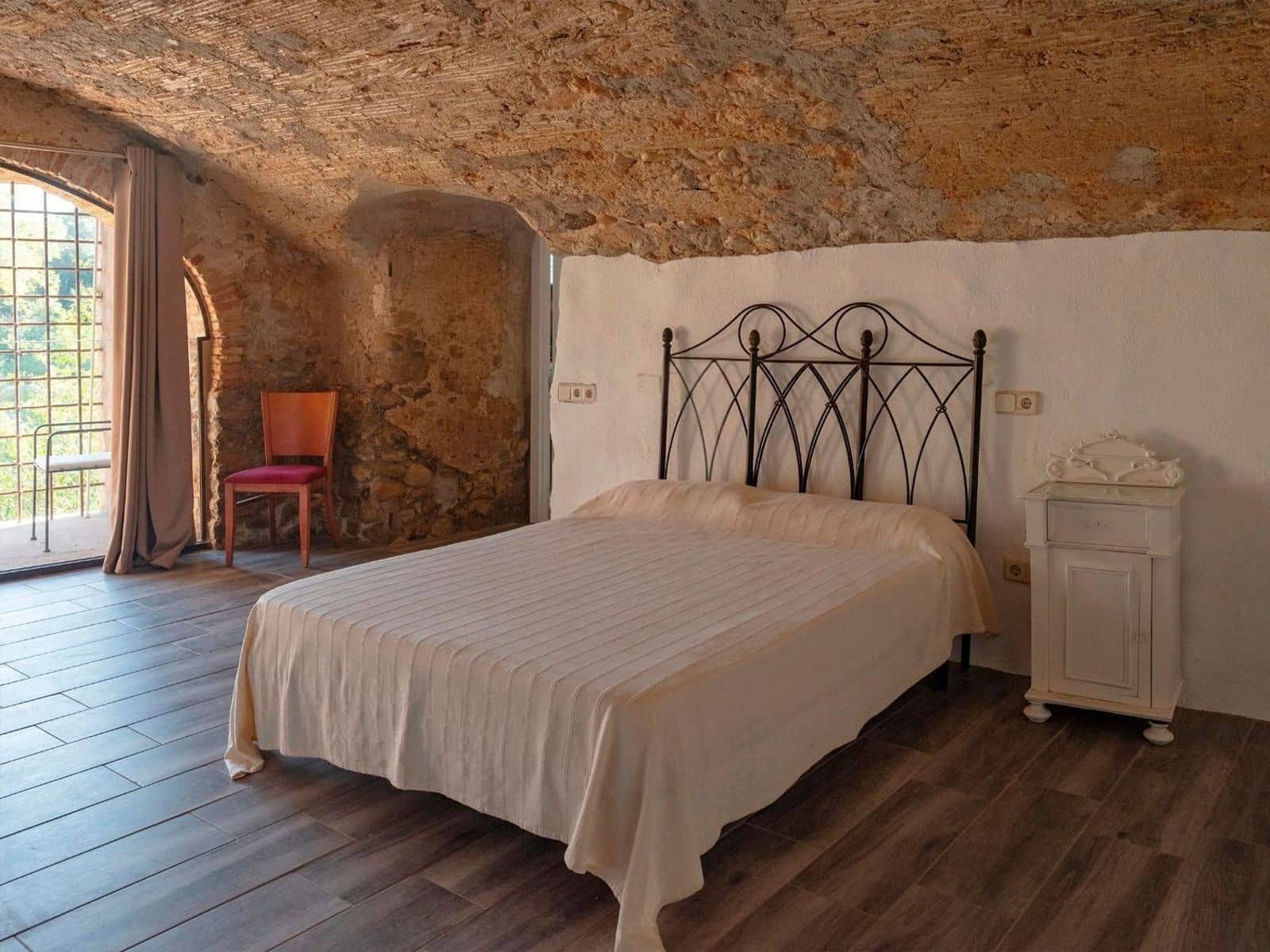 12 sypialnia Willa na sprzedaż w Sant Miquel de Fluvia z basenem garażem - 1 900 000 € (Ref: 10094888)