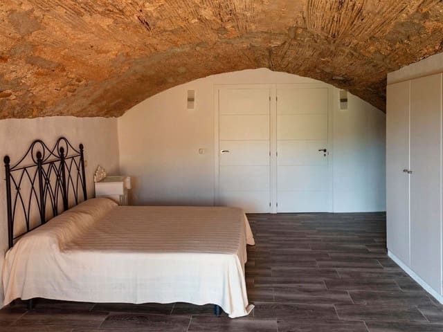12 sypialnia Willa na sprzedaż w Sant Miquel de Fluvià z basenem garażem - 1 900 000 € (Ref: 10094888)