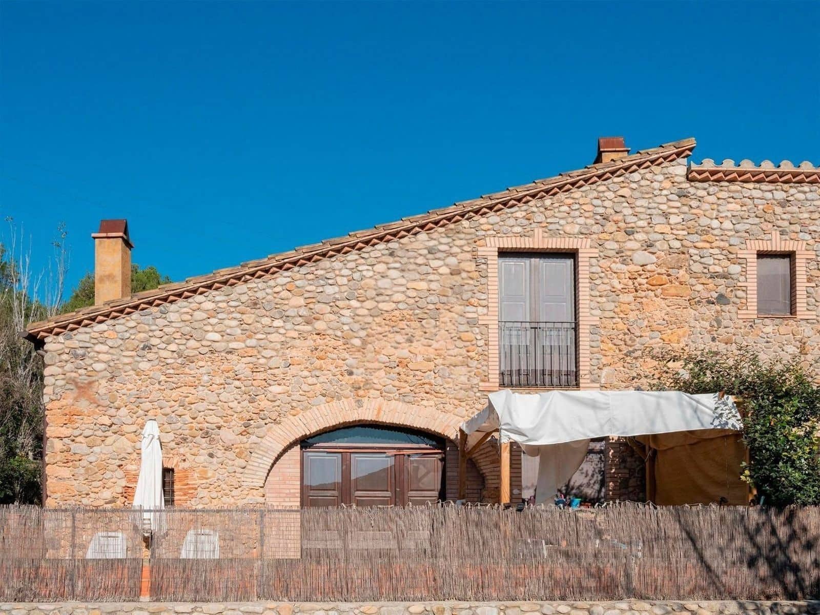 12 sypialnia Willa na sprzedaż w Sant Miquel de Fluvia z basenem garażem - 1 900 000 € (Ref: 10094888)