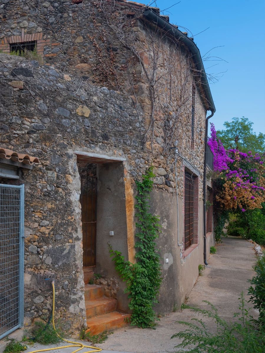 12 sypialnia Willa na sprzedaż w Sant Miquel de Fluvia z basenem garażem - 1 900 000 € (Ref: 10094888)