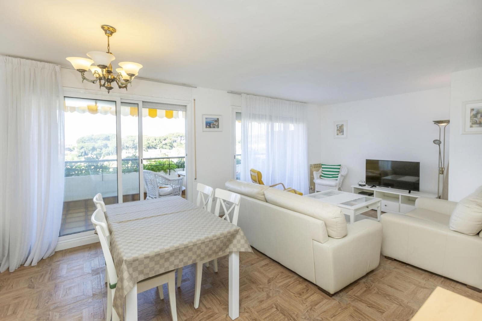 6 soveværelse Lejlighed til salg i Sant Andreu de Llavaneres med swimmingpool garage - € 850.000 (Ref: 9072689)