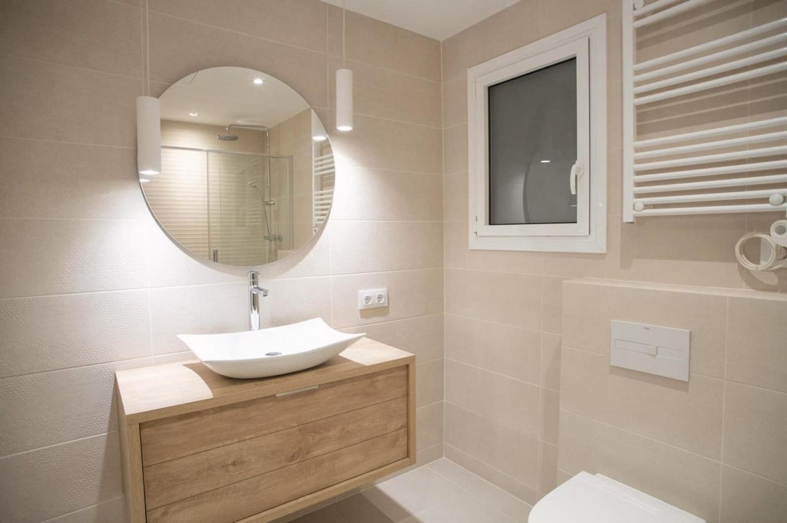 2 soveværelse Lejlighed til salg i Barcelona by - € 370.000 (Ref: 9074224)