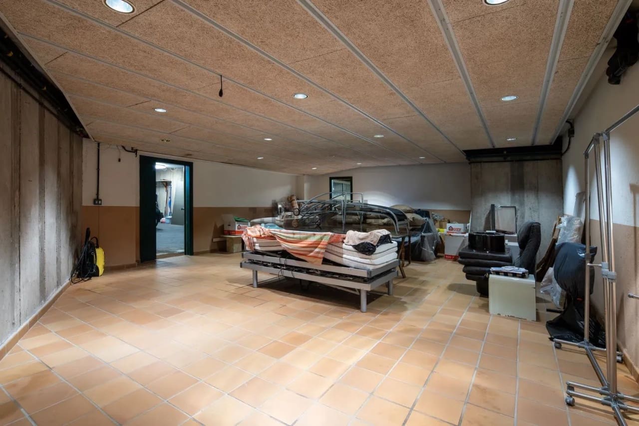 5 soverom Villa til salgs i Barcelona by med svømmebasseng garasje - € 6 150 000 (Ref: 9076839)