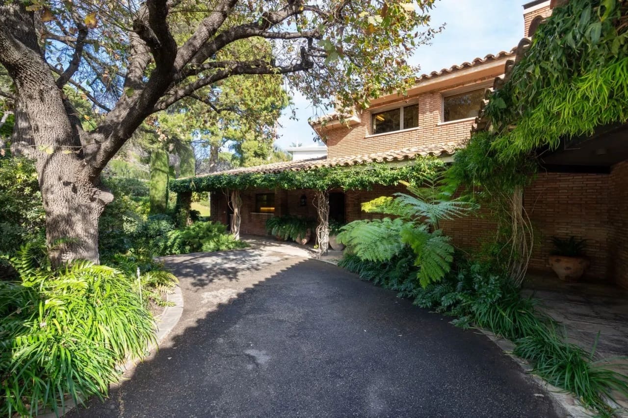 5 soverom Villa til salgs i Barcelona by med svømmebasseng garasje - € 6 150 000 (Ref: 9076839)