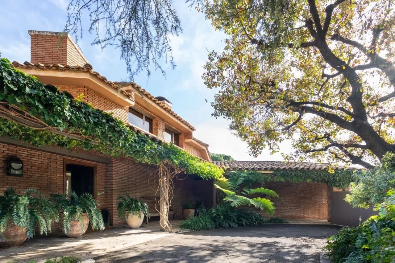5 soverom Villa til salgs i Barcelona by med svømmebasseng garasje - € 6 150 000 (Ref: 9076839)