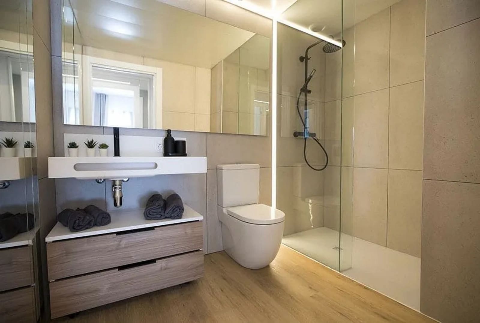 2 bedroom Apartment for sale in Esplugues de Llobregat with pool garage - € 427,000 (Ref: 9076896)