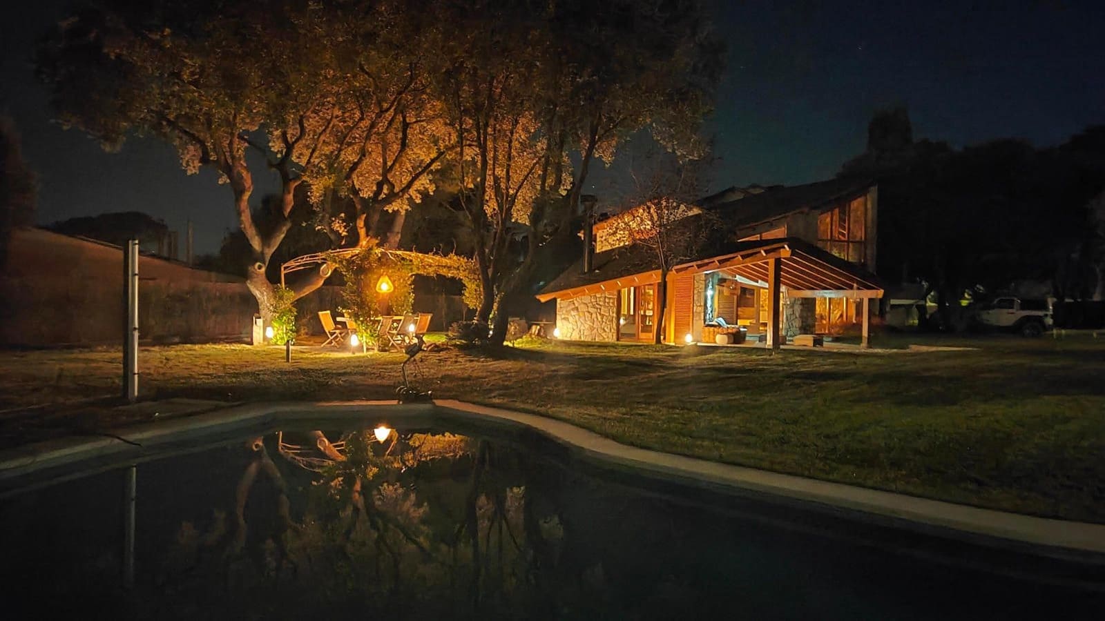 8 soverom Villa til salgs i Seva med svømmebasseng garasje - € 985 000 (Ref: 9084304)