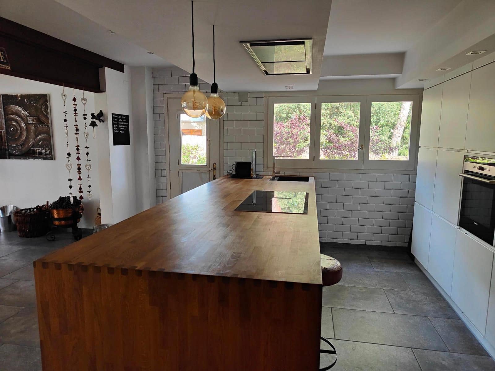 8 soverom Villa til salgs i Seva med svømmebasseng garasje - € 985 000 (Ref: 9084304)