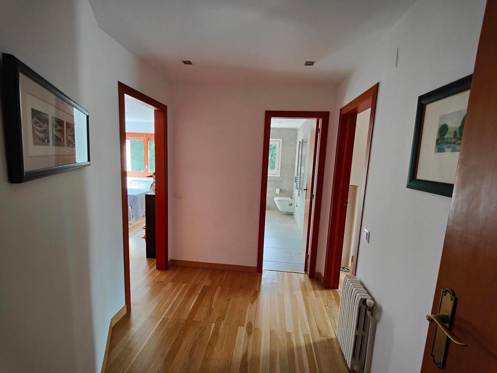 8 soverom Villa til salgs i Seva med svømmebasseng garasje - € 985 000 (Ref: 9084304)