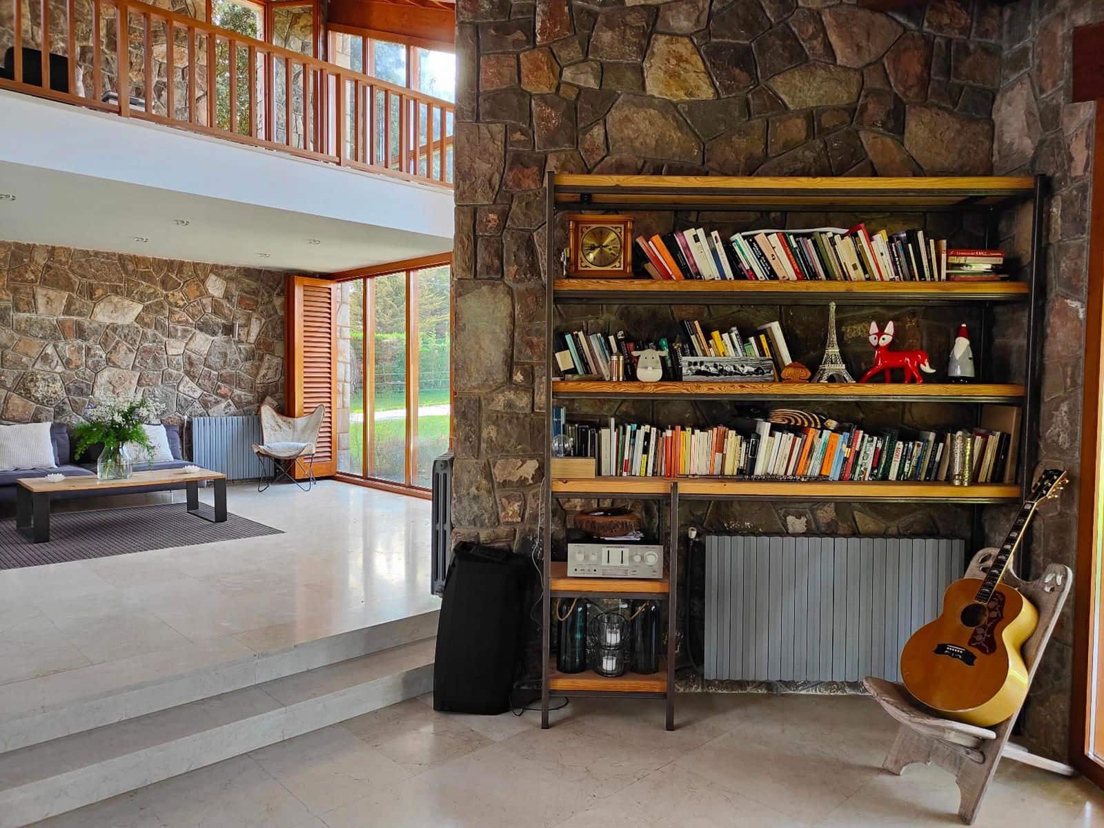 8 soverom Villa til salgs i Seva med svømmebasseng garasje - € 985 000 (Ref: 9084304)