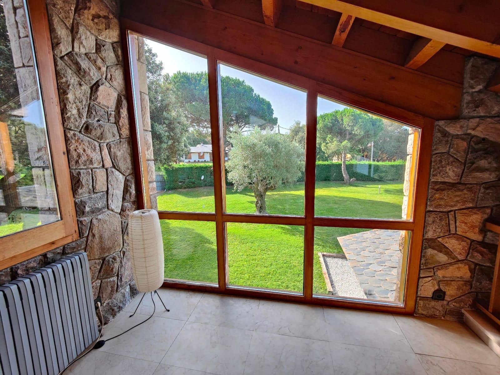 8 soverom Villa til salgs i Seva med svømmebasseng garasje - € 985 000 (Ref: 9084304)