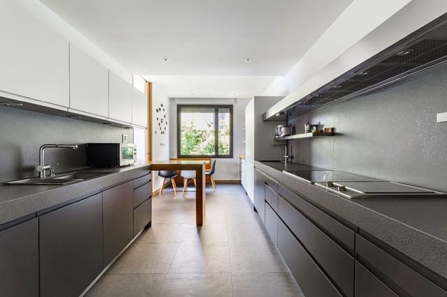 4 soverom Leilighet til salgs i Barcelona by med garasje - € 2 500 000 (Ref: 9084317)