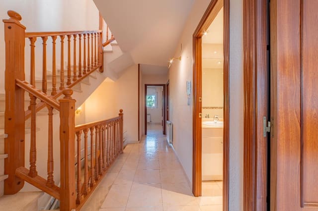 4 bedroom Townhouse for sale in Vilassar de Mar with pool garage - € 870,000 (Ref: 9085637)