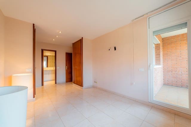 4 bedroom Townhouse for sale in Vilassar de Mar with pool garage - € 870,000 (Ref: 9085637)