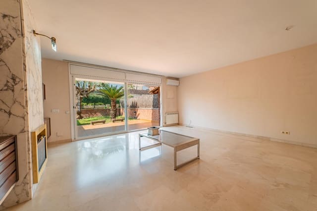 4 bedroom Townhouse for sale in Vilassar de Mar with pool garage - € 870,000 (Ref: 9085637)