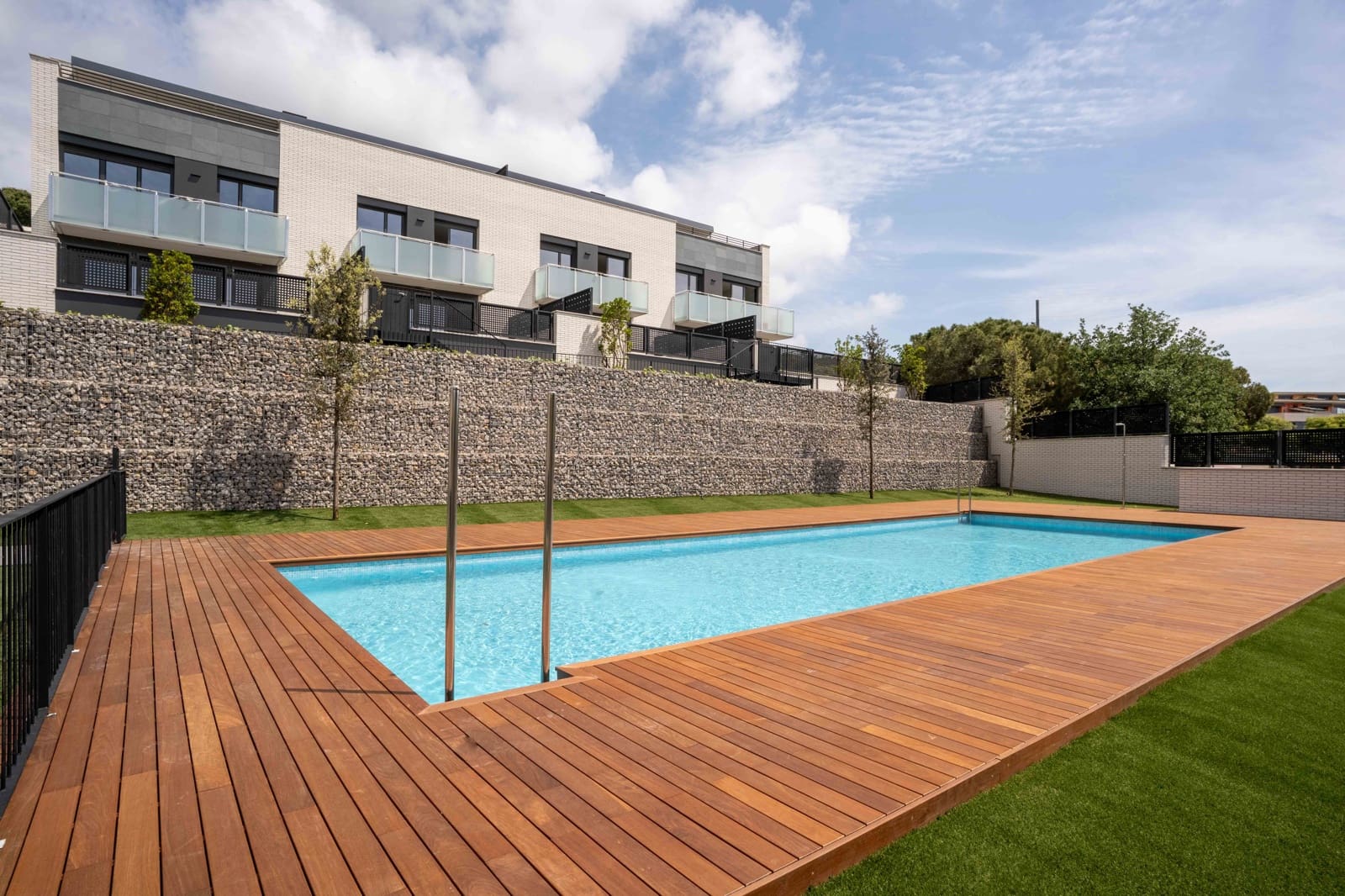 Byhus til salg i Teia med swimmingpool garage - € 790.000 (Ref: 9086407)