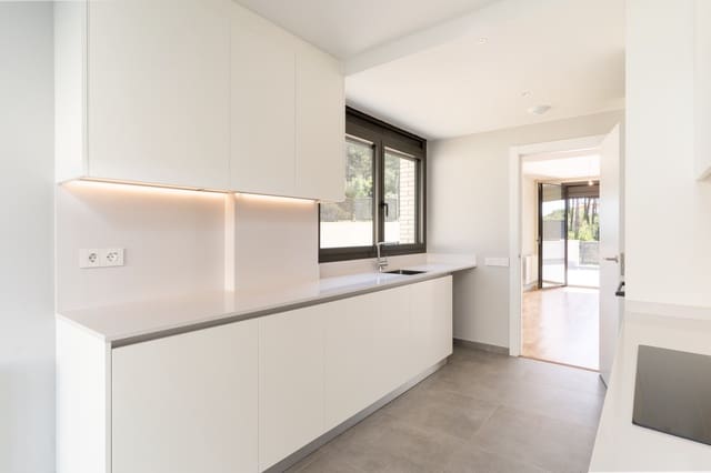 Omakotitalo myytävänä paikassa Teià mukana uima-altaan 
autotalli - 790 000 € (Ref: 9086407)