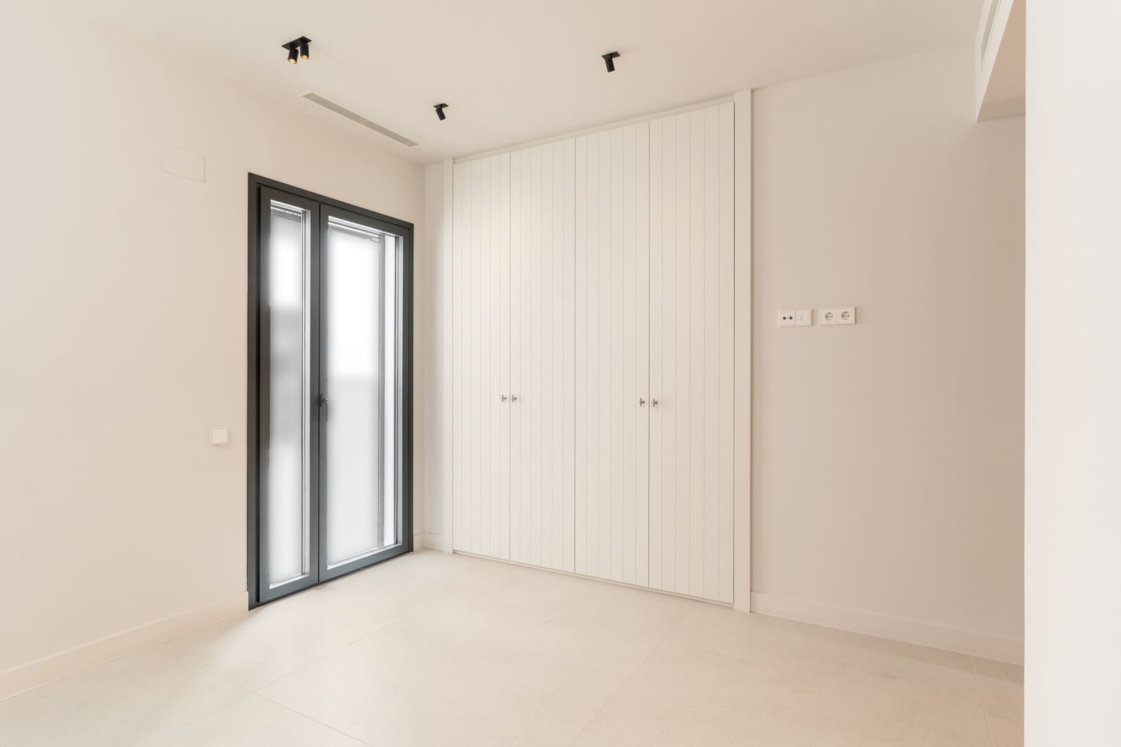 4 soveværelse Lejlighed til salg i Barcelona by med swimmingpool garage - € 1.795.000 (Ref: 9093294)