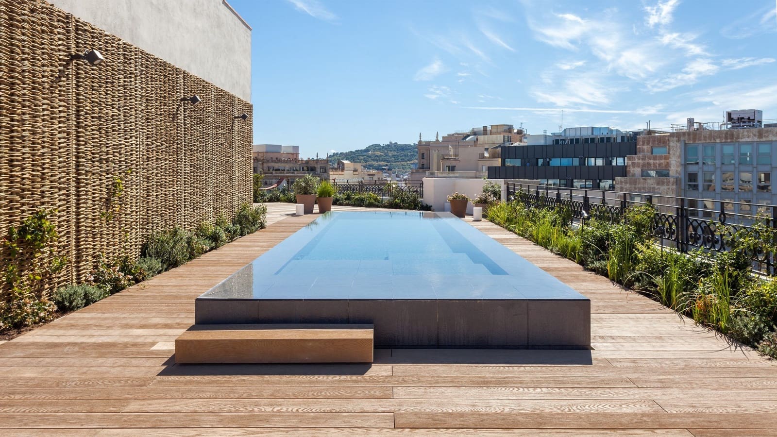 2 soverom Leilighet til salgs i Barcelona by med svømmebasseng garasje - € 1 750 000 (Ref: 9093321)