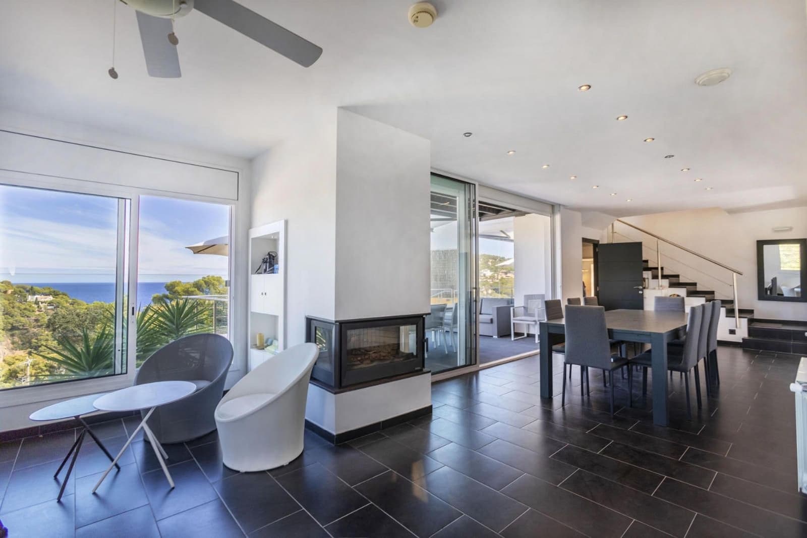 Villa til salg i Tamariu med swimmingpool garage - € 1.300.000 (Ref: 9093373)