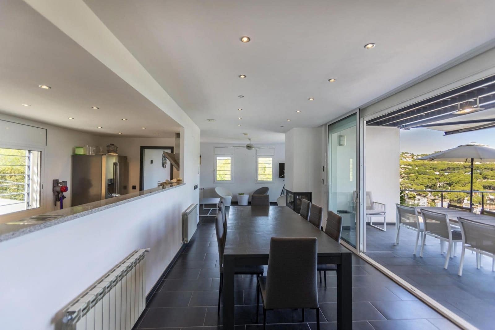 Villa til salg i Tamariu med swimmingpool garage - € 1.300.000 (Ref: 9093373)