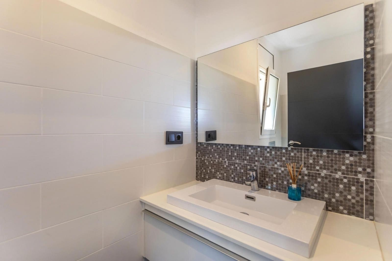 Villa til salg i Tamariu med swimmingpool garage - € 1.300.000 (Ref: 9093373)