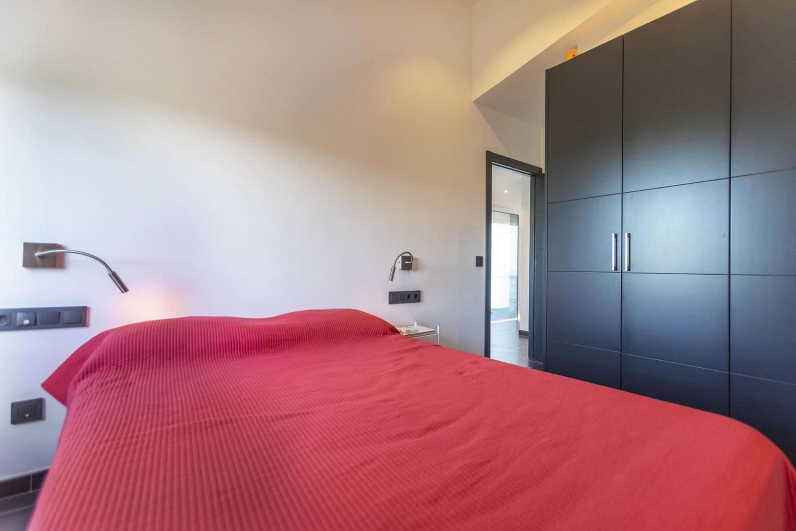 Villa til salg i Tamariu med swimmingpool garage - € 1.300.000 (Ref: 9093373)