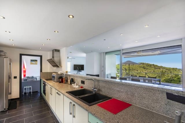 Villa til salg i Tamariu, Palafrugell med swimmingpool garage - € 1.300.000 (Ref: 9093373)