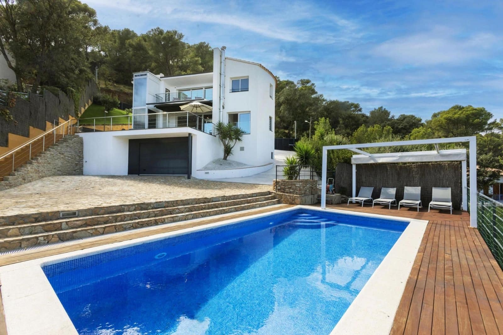 Villa til salg i Tamariu med swimmingpool garage - € 1.300.000 (Ref: 9093373)