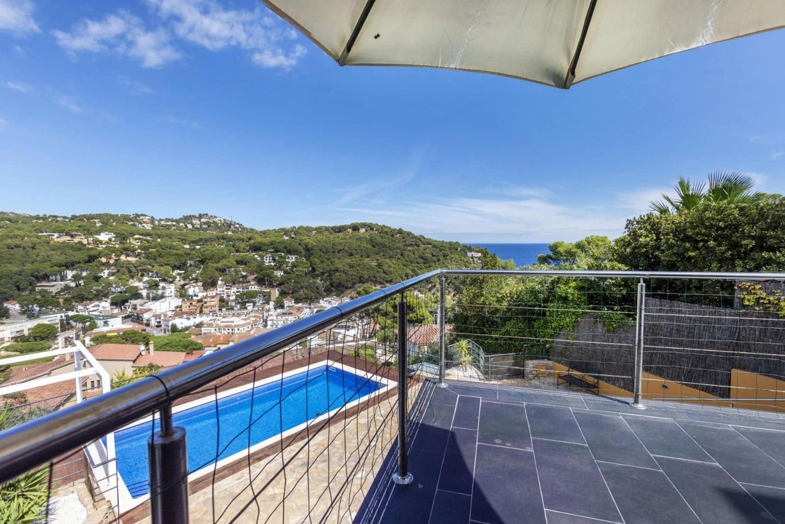 Villa til salg i Tamariu med swimmingpool garage - € 1.300.000 (Ref: 9093373)