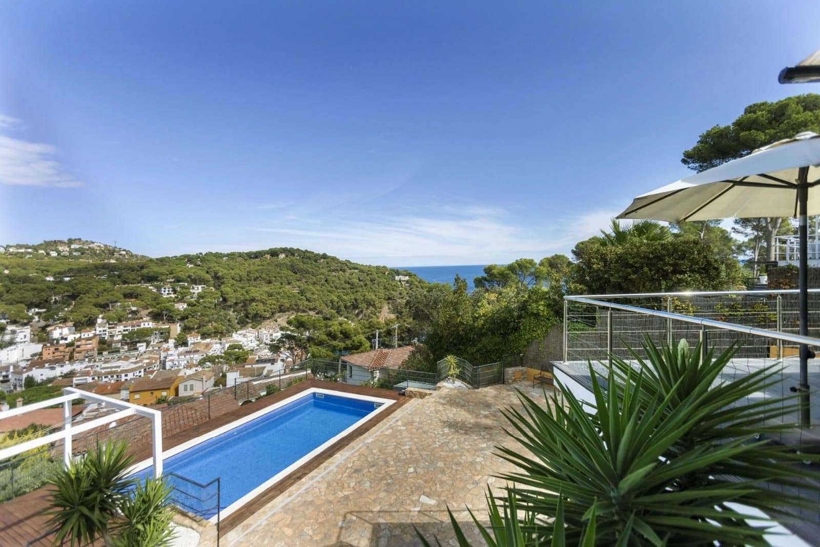 Villa til salg i Tamariu med swimmingpool garage - € 1.300.000 (Ref: 9093373)