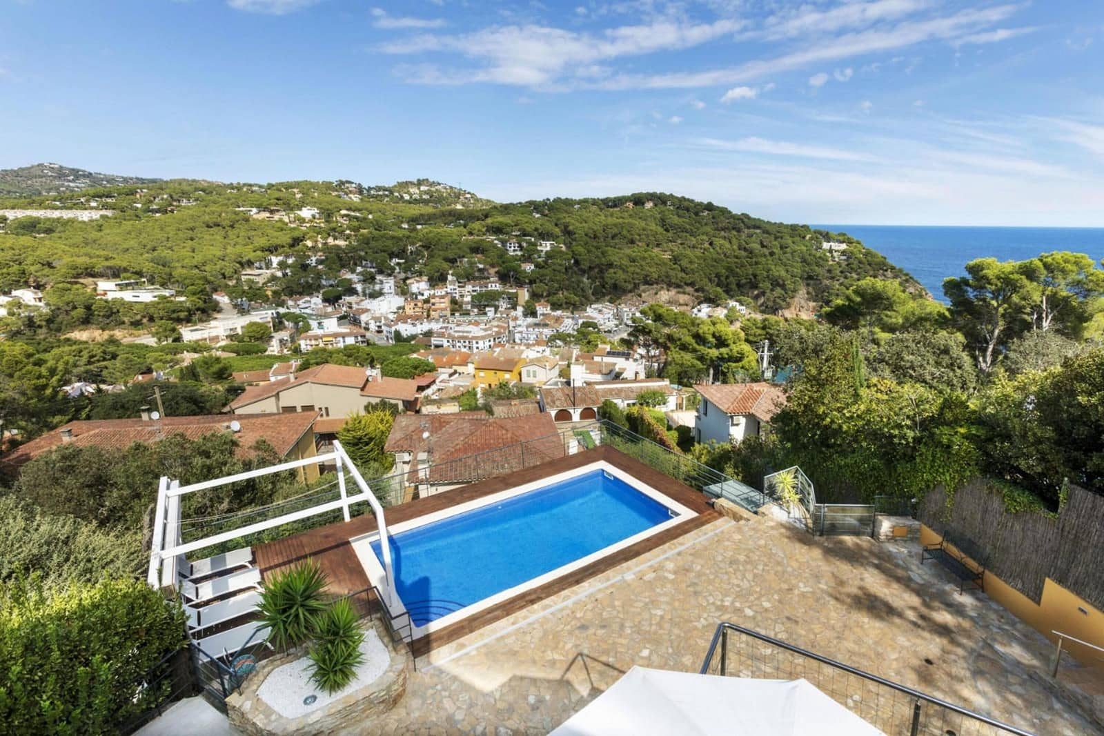 Villa til salg i Tamariu med swimmingpool garage - € 1.300.000 (Ref: 9093373)